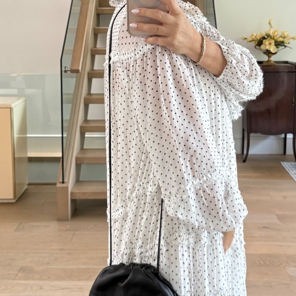 Bottega Veneta Smooth Pouch in Black - Picture 13 of 14